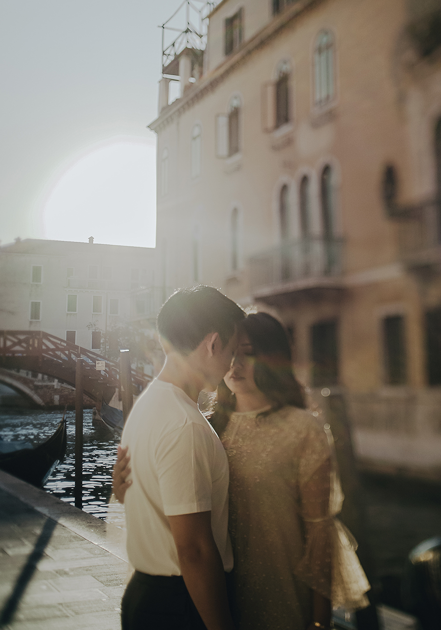 Couple shooting session in Venice